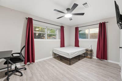  Modern Pasadena Smart Home: Fully Furnished Suite Main Photo