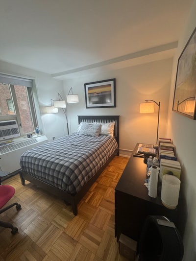 Beautiful Bedroom in Stuytown Main Photo
