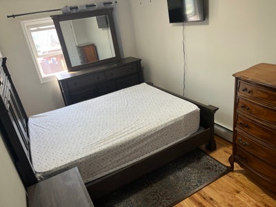 1 Room available in 3 bedroom apt Main Photo