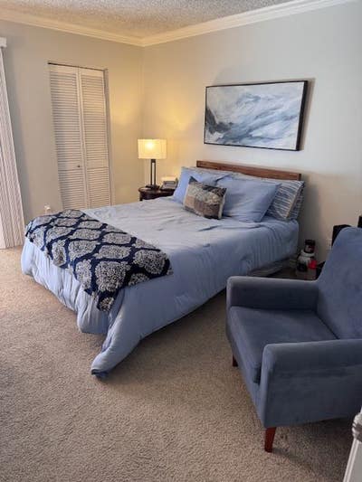 Outstanding Furnished Spacious Rooom & Private Ba Main Photo