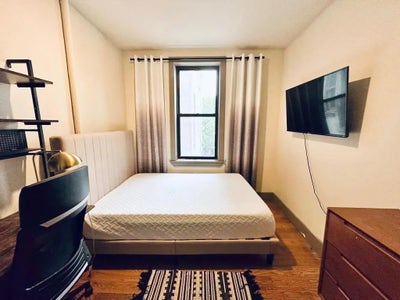 Modern Myrtle Ave Room Near Williamsburg Main Photo