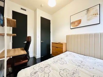 Modern Madison St Room with Gym & Rooftops Main Photo