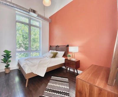 Charming Weirfield St Room near Manhattan Main Photo