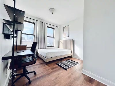 Modern Prospect Park Room with HDTV Main Photo