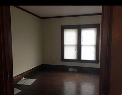 Lower level Spacious 1 bedroom/1 full bath Main Photo