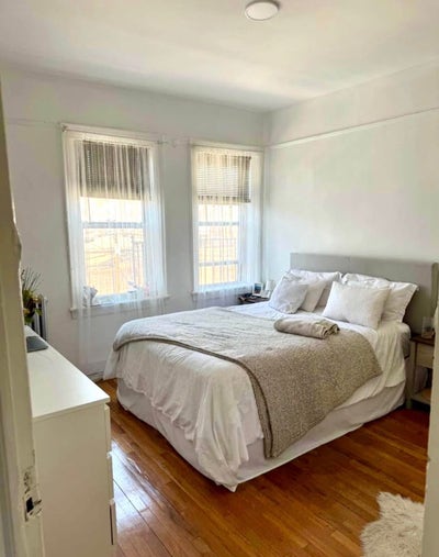 June 1st. Queens size bright room in Astoria. W/D  Main Photo