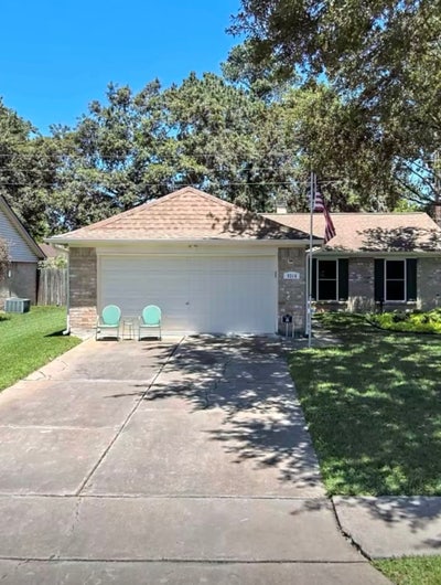 3 bedroom Main Photo