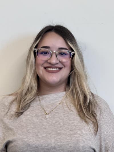 Responsible female looking for room in LA Main Photo