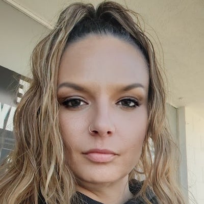 Reliable female looking for LA room ASAP Main Photo