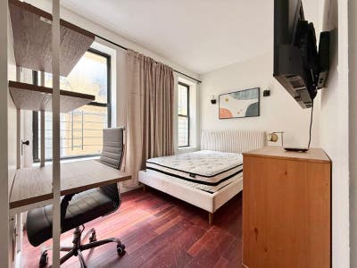 Prime Bushwick Living on Vernon St Main Photo