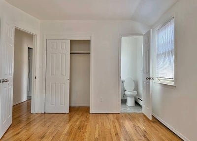 Spacious 3BR Apartment With Parking in Queens Main Photo
