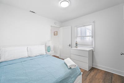 Private Bedroom Available Main Photo