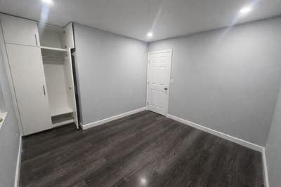 Room for rent 950 Main Photo