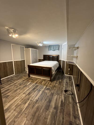 Spare room available Main Photo