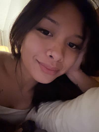 Woman looking for a room in San Fernando Valley Main Photo