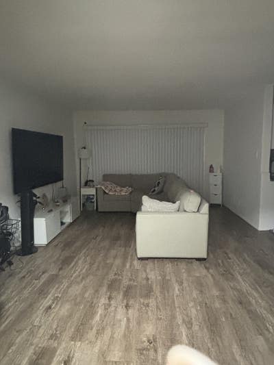 Private Bedroom for Rent in Prime Century CityArea Main Photo