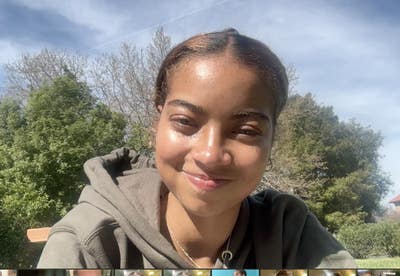 Female worker looking for a room in LA June Main Photo