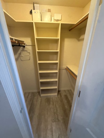 Private Room for Rent – Wi-Fi & Cable Included Main Photo