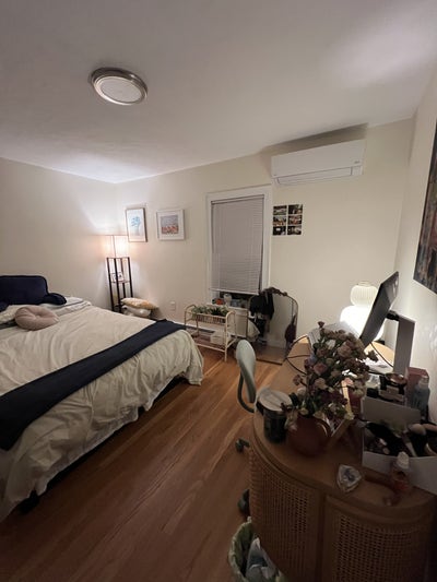 2 bedrooms available for $1200/month in Allston Main Photo