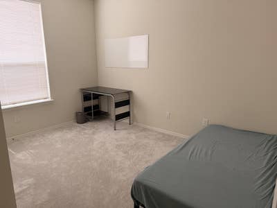 Clean, quiet, and comfortable private room Main Photo
