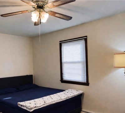 Private room available for professionals or intern Main Photo