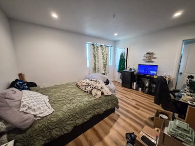 Looking for North Hollywood Roommate!! Main Photo