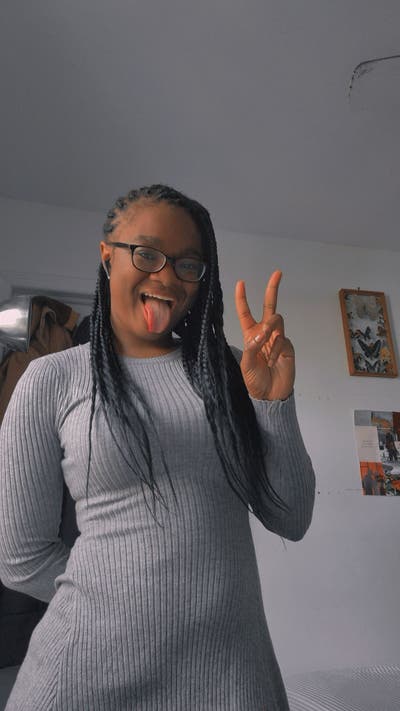 Teacher looking for a cozy home & friendly vibes  Main Photo