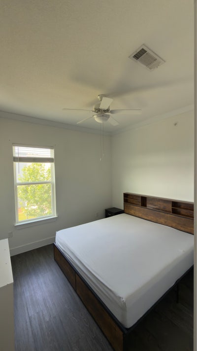  Room Available – Great Location in Georgetown Main Photo