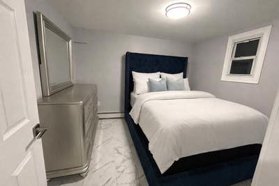 	•	Elegant Room with Backyard Access in Brooklyn Main Photo