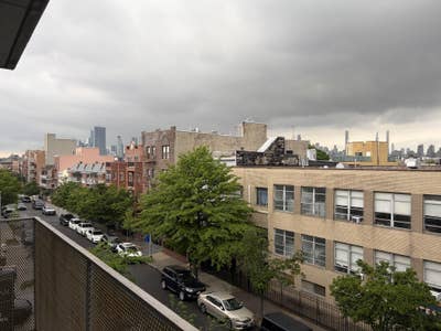 #1044 Astoria/LIC: Glass walls and private balcony Main Photo