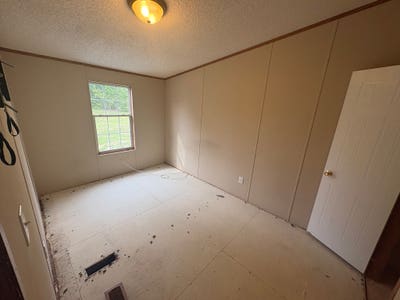 $200 per week for a private BR. Deposit $150 Main Photo