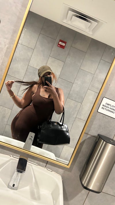 34 year old woman looking for Los Angeles room Main Photo