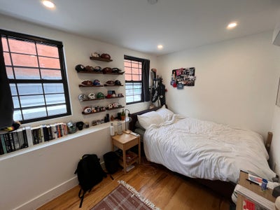 Furnished room in prime Williamsburg location Main Photo