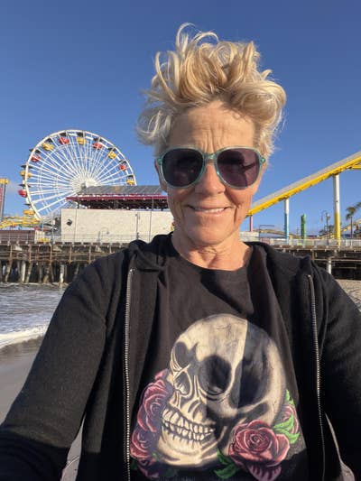 local yoga teacher looking for room/mate Main Photo
