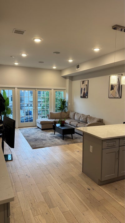 Private Room in 3Bd 3BR with Laundry, parking,ac Main Photo