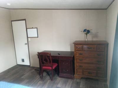 Simple room Main Photo