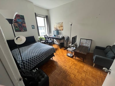 Midtown room in 3 bedroom - June 1st - $1525 Main Photo