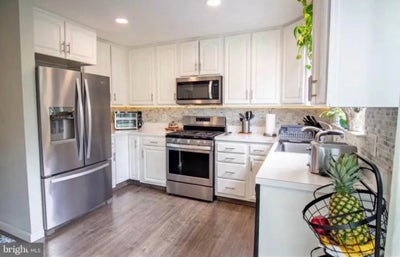 Bedrooms for rent-clean and comfortable living  Main Photo