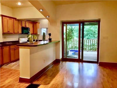 Rooms Available for Rent at 3145 Brackenridge St! Main Photo