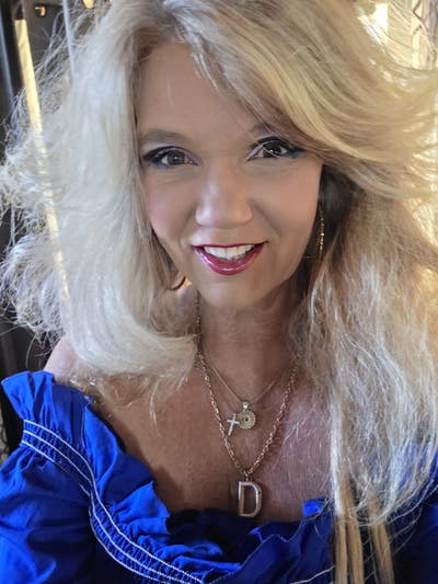 Woman needs a room in Anaheim as soon as possible Main Photo