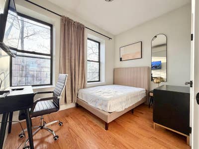 Bright Room in a Prime Neighborhood Main Photo