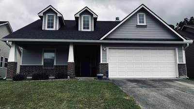 Looking for a clean roommate Main Photo