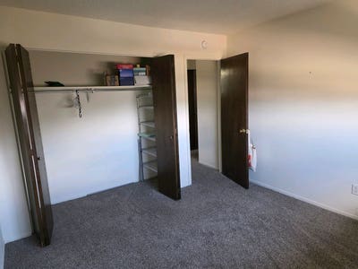 Upper duplex with a patio Main Photo