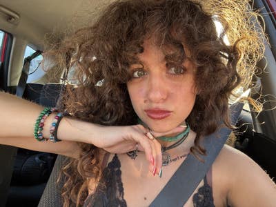 Woman looking for a room in Huntington Beach Main Photo