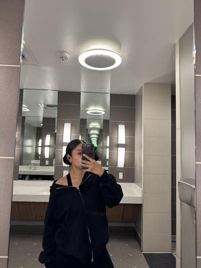 Student looking for a room in Lynwood area Main Photo
