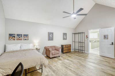  TopTier Home w Responsive Host  Clean, High Quali Main Photo