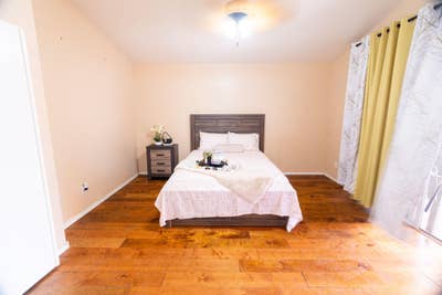 Prime Glendale Home Main Photo