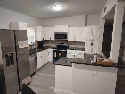 Fresh Reno • Spacious Rooms • Close to Everything  Main Photo