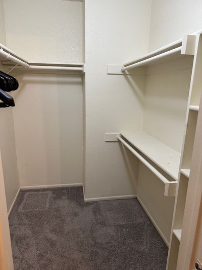 Private room for rent in quiet professional apt Main Photo