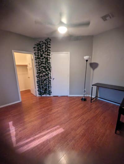 Private room and bathroom available Main Photo